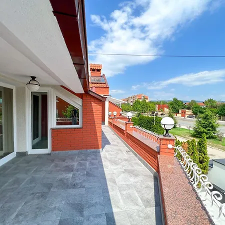 Villa Lux Mitimago