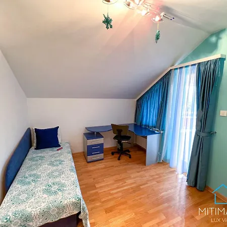 Lux Mitimago Villa *